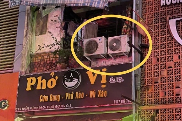 Giải cứu 4 người thoát khỏi đám cháy căn nhà 4 tầng dùng làm quán phở -0