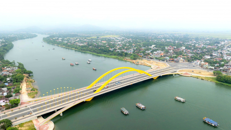 Công an TP Huế đảm bảo an toàn giao thông đường thủy mùa cao điểm du lịch trên sông Hương và đầm phá Tam Giang -0