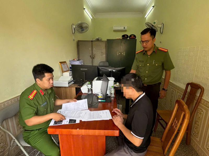 Xử lý 2 đối tượng lên mạng xã hội xúc phạm uy tín Công an -0