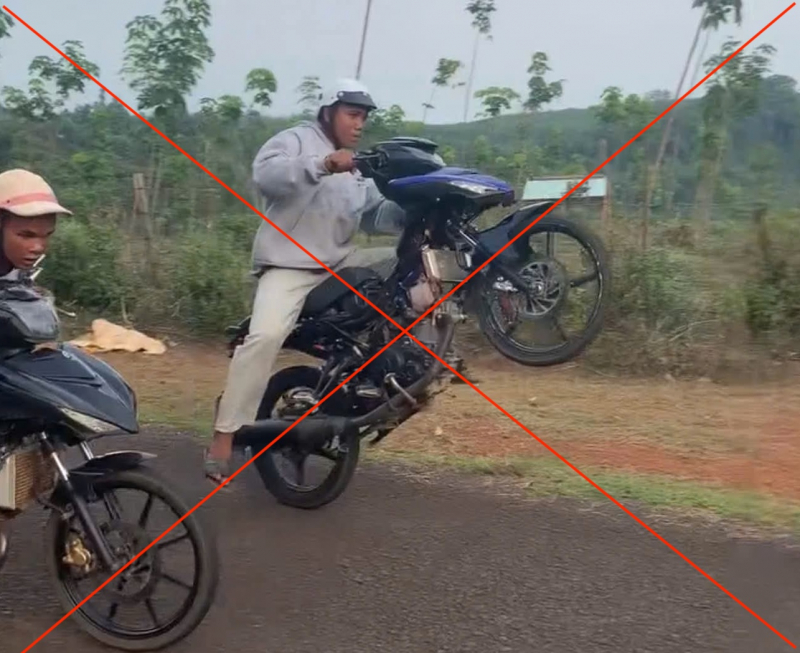 Nhóm thanh niên “bốc đầu” để câu view trên mạng xã hội -0