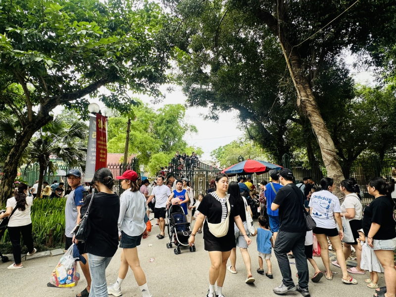 Các điểm tham quan, du lịch của Hà Nội hút khách dịp nghỉ lễ 30/4-1/5 -0