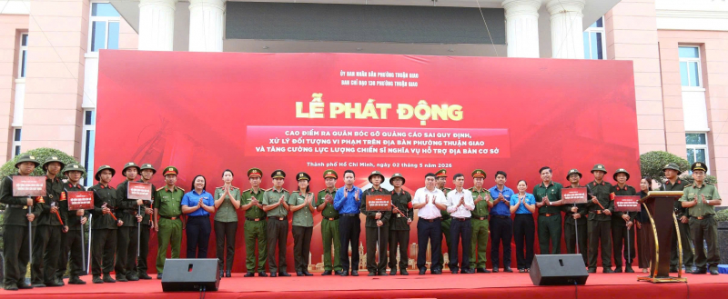 TP Hồ Chí Minh: Đồng loạt ra quân cao điểm bóc xóa quảng cáo sai quy định  -0