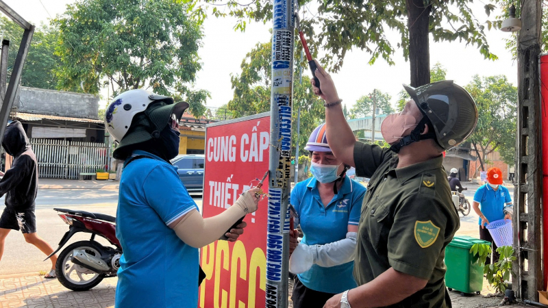 TP Hồ Chí Minh: Đồng loạt ra quân cao điểm bóc xóa quảng cáo sai quy định  -2