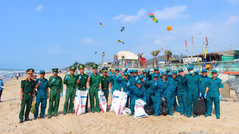 TP Hồ Chí Minh: Đồng loạt ra quân cao điểm bóc xóa quảng cáo sai quy định  -2