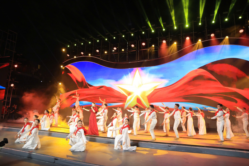 Gala “Tổ quốc bình yên” - Bản hùng ca vang lên trên dòng sông Hàn -2