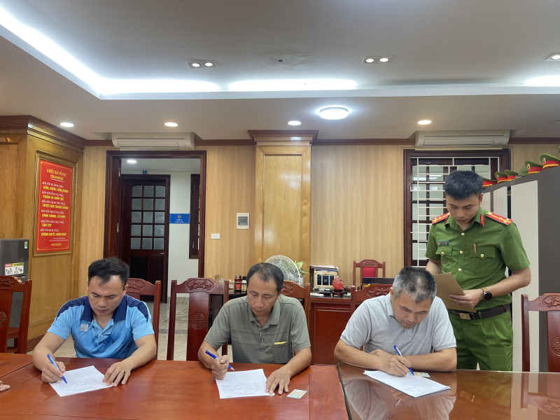 Khởi tố vụ 3 đối tượng khai thác đất trái phép -0