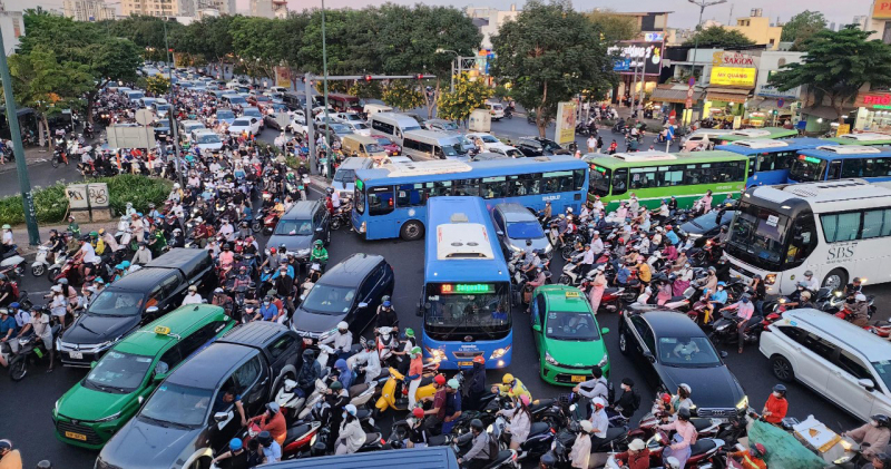 Phương tiện mới, vận hành thông minh, xe buýt vẫn chưa thể tạo đột phá  -0