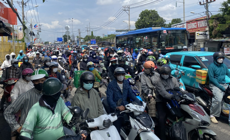 Giao thông TP Hồ Chí Minh tăng nhiệt  trong ngày cuối kỳ nghỉ lễ  -1