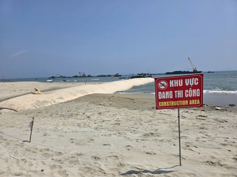 Đà Nẵng: “Kè chắn sóng nghìn tỷ ở Cửa Đại, thực hư thông tin ‘đổ chất thải’ xuống biển?” -0