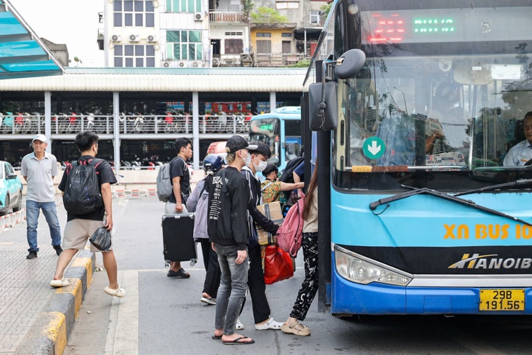 Transerco phục vụ an toàn cho hàng trăm nghìn hành khách đi lại dịp nghỉ lễ 30/4 và 1/5 -1