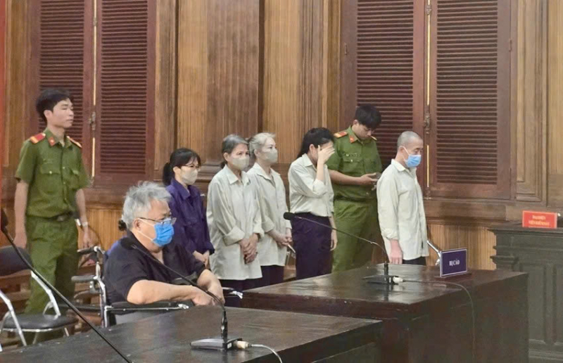 Đang trốn truy nã, em trai bà Hứa Thị Phấn bị tuyên án 12 năm tù -0