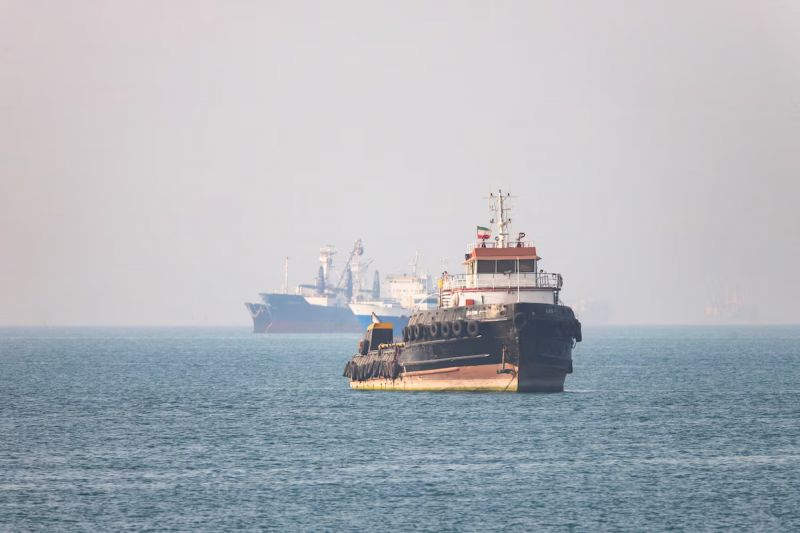 Mỹ phát động chiến dịch mở lại eo biển Hormuz, UAE bị tấn công -0