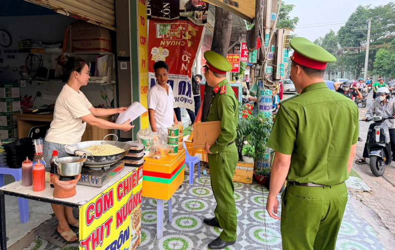Quyết tâm lập lại trật tự đô thị: “Cuộc chiến” không khoan nhượng với vi phạm lòng, lề đường -0