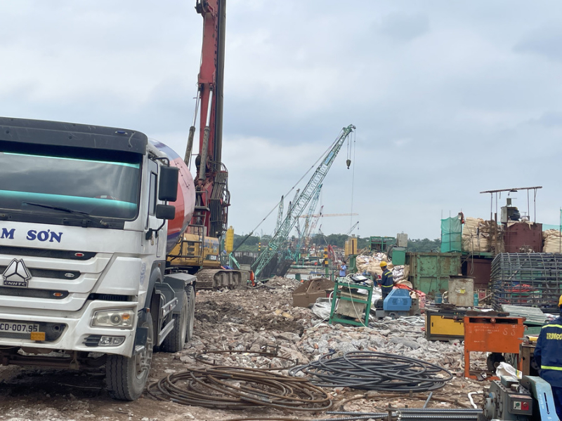 Dự án cầu Trần Hưng Đạo: Người dân tự nguyện tháo dỡ và nỗi lo “mặt bằng ngổn ngang” -0