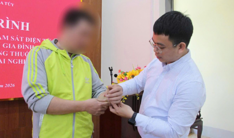 Triển khai thí điểm đeo thiết bị giám sát điện tử đối với người nghiện ma túy -1