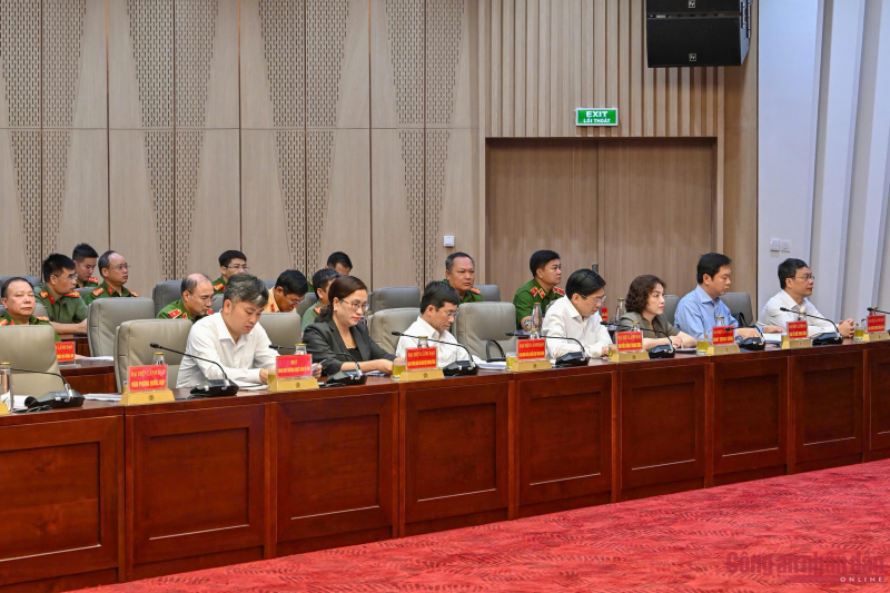 Chuyển mạnh từ 