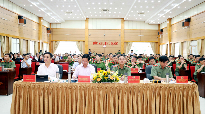Quyết tâm xây dựng đặc khu Phú Quốc thành “Đơn vị kiểu mẫu về ANTT và văn minh đô thị” -0