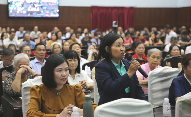Thứ trưởng Lê Quốc Hùng tiếp xúc cử tri tại TP Hồ Chí Minh -0