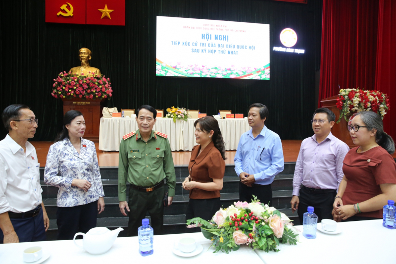 “Chuyển đổi số là xu thế tất yếu, nếu không thực hiện sẽ tụt lại phía sau” -0