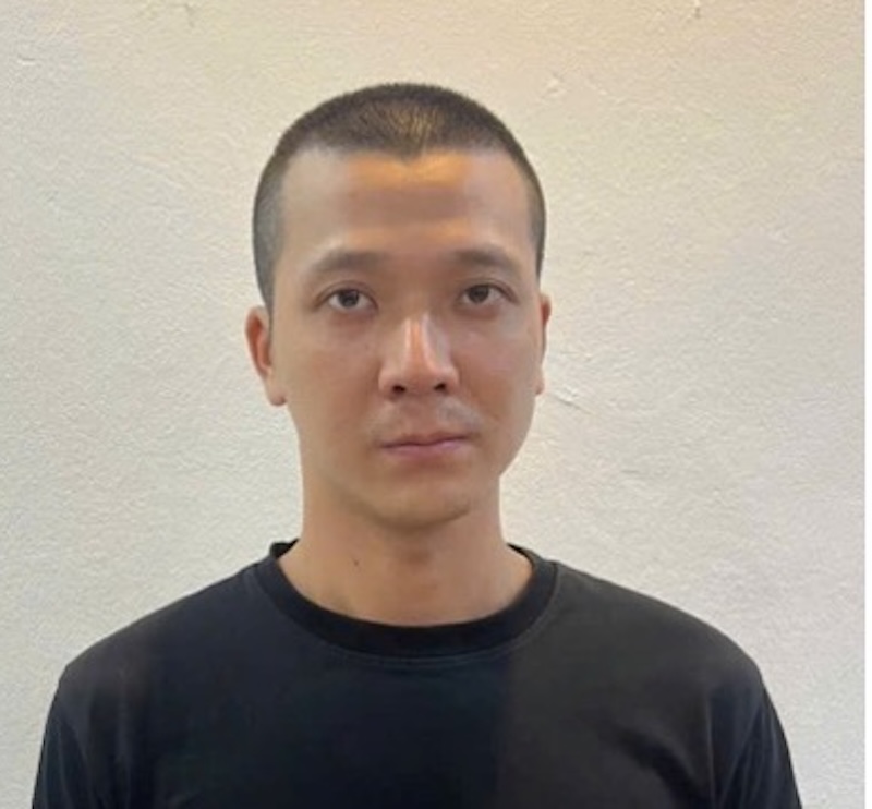  Bắt đối tượng dùng dao đe doạ hai vợ chồng trả 700 nghìn đồng tại bến chờ xe buýt -0