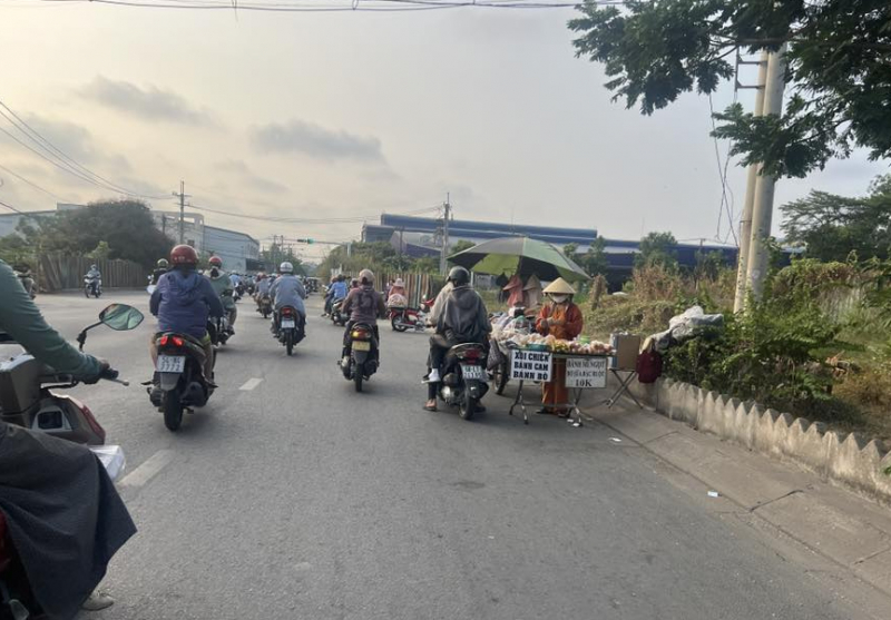 TP Hồ Chí Minh “chuyển đổi sinh kế” để người bán hàng không phải bám víu vào vỉa hè -0
