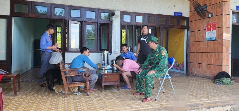 Xuyên đêm băng rừng Hải Vân tìm cô gái mất tích sau khi dừng tàu Bắc – Nam -0