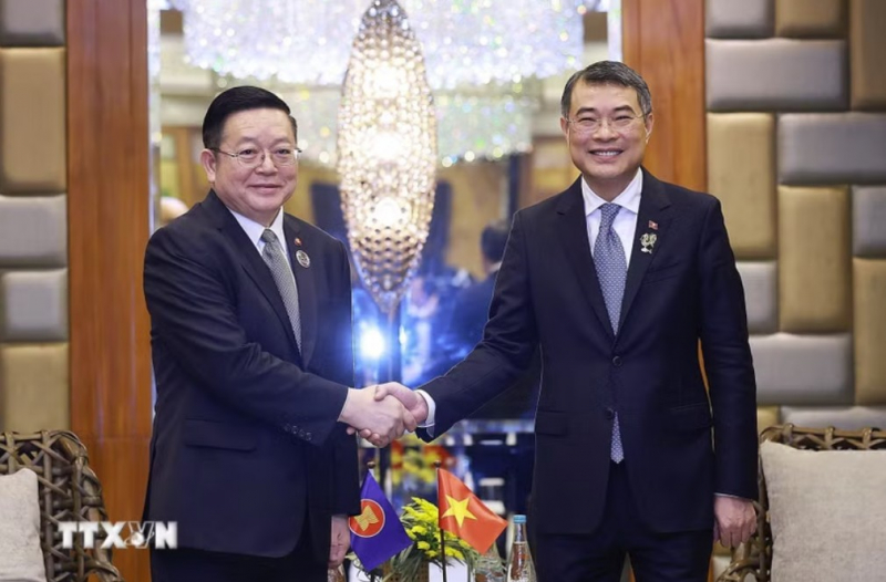 Thủ tướng Lê Minh Hưng tiếp Tổng Thư ký ASEAN Kao Kim Hourn -0