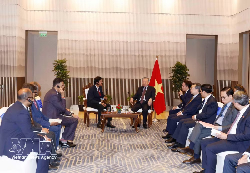 Party General Secretary, State President receives Indian business leaders in Mumbai -0