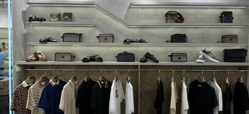 Phát hiện cửa hàng thời trang giả mạo nhãn hiệu Burberry, Gucci -0