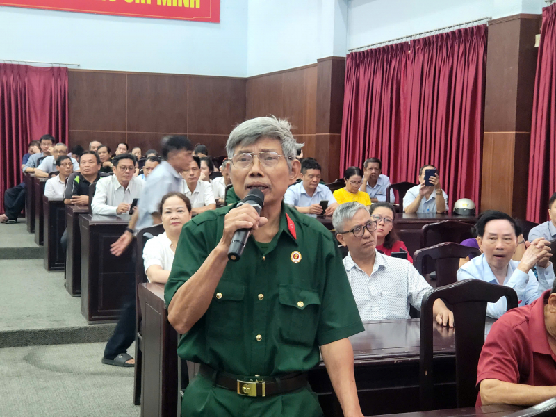Thứ trưởng Lê Quốc Hùng tiếp xúc cử tri tại TP Hồ Chí Minh -0