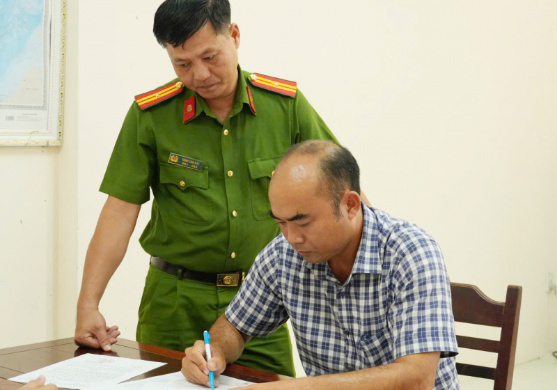 Bắt đối tượng giả danh sĩ quan Quân đội để lừa đảo -0