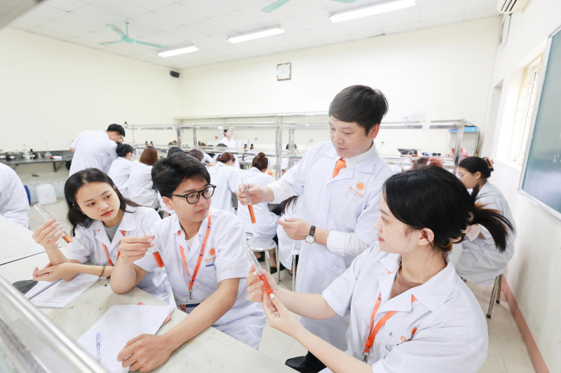 Xu hướng mở rộng tổ hợp xét tuyển ở khối ngành Y, Dược có đáng lo ngại? -0