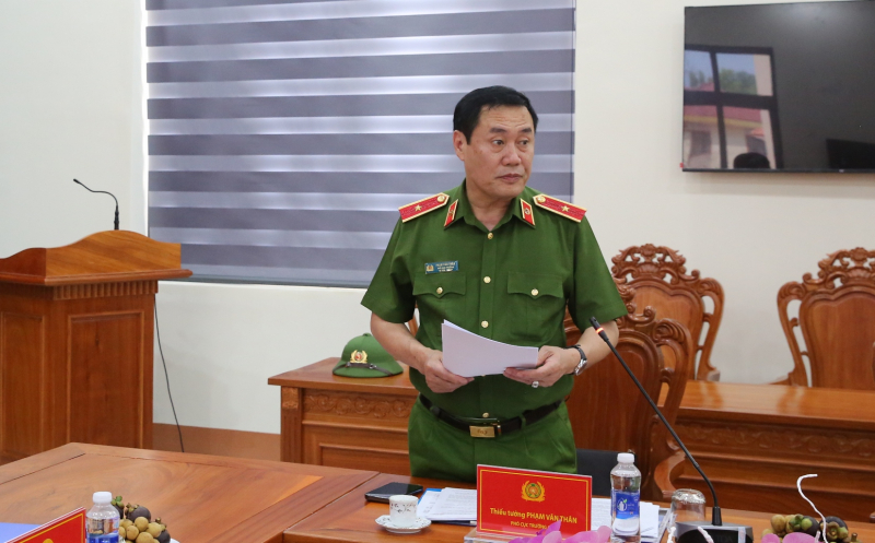 Đoàn công tác Văn phòng Chủ tịch nước kiểm tra công tác đặc xá tại Trại giam Tống Lê Chân -1