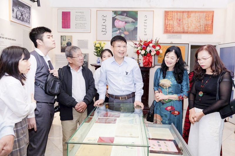các nhà van, nhà tho  t-nh ninh bình tham quan b-o tàng nguy-n t- lan.jpg -0
