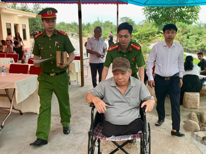 Hàng trăm người có công, gia đình chính sách xã Yên Bài được khám bệnh miễn phí -0