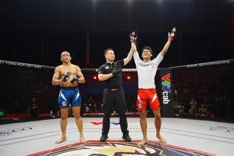 Bàn Văn Hoàng để thua đáng tiếc trước Châu La tại LION Championship 31 -0