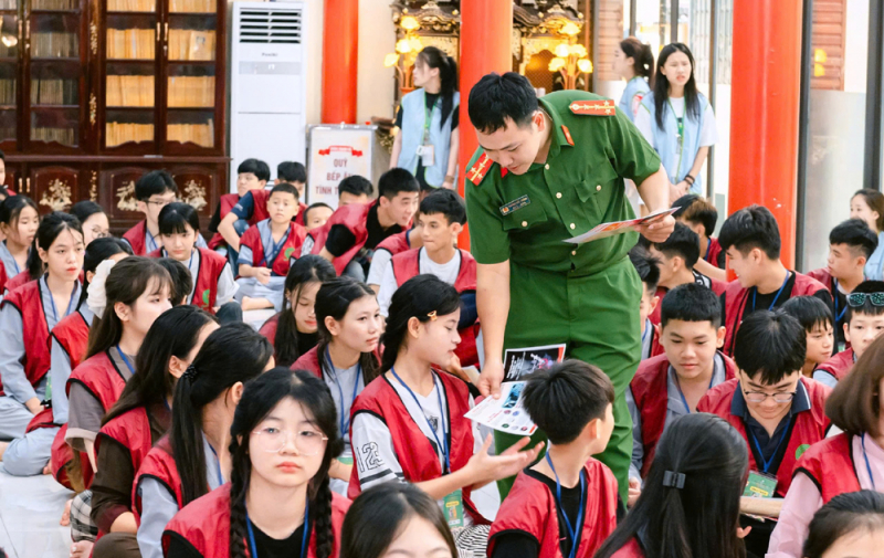 Dựng “lá chắn mềm” bảo vệ thế hệ trẻ trước hiểm họa ma túy -0