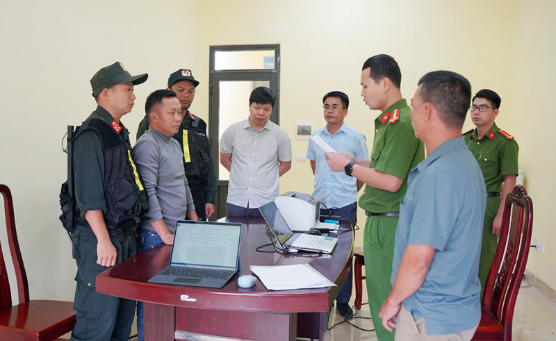 Khởi tố đối tượng rao bán thuốc nam 