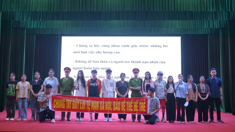 Dựng “lá chắn mềm” bảo vệ thế hệ trẻ trước hiểm họa ma túy -0