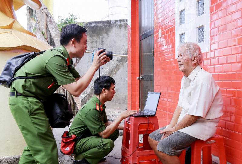 Thẻ căn cước - điểm tựa cho những mảnh đời gian khó -1