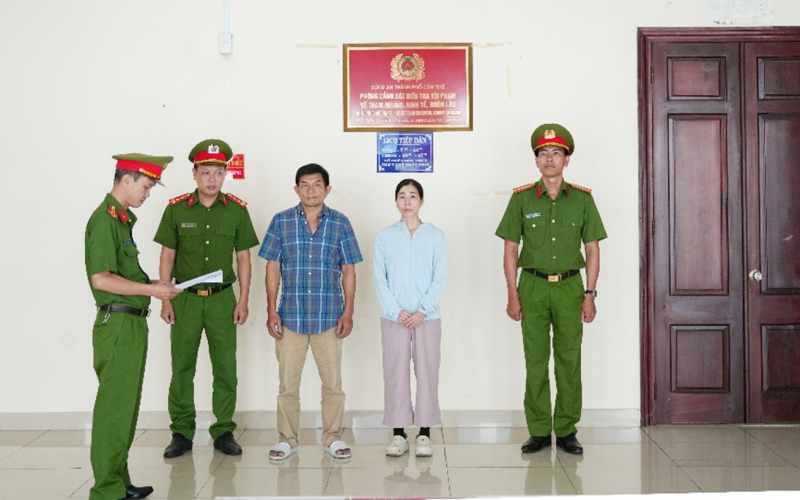 Bắt tạm giam đối tượng sản xuất, buôn bán nước hoa giả -0