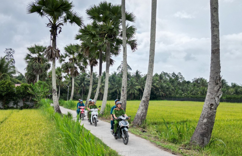 công an xã, phường phối hợp với lực lượng tham gia bảo vệ antt ở cơ sở đẩy mạnh công tác tuyên truyền, tuần tra khép kín địa bàn..jpeg -0