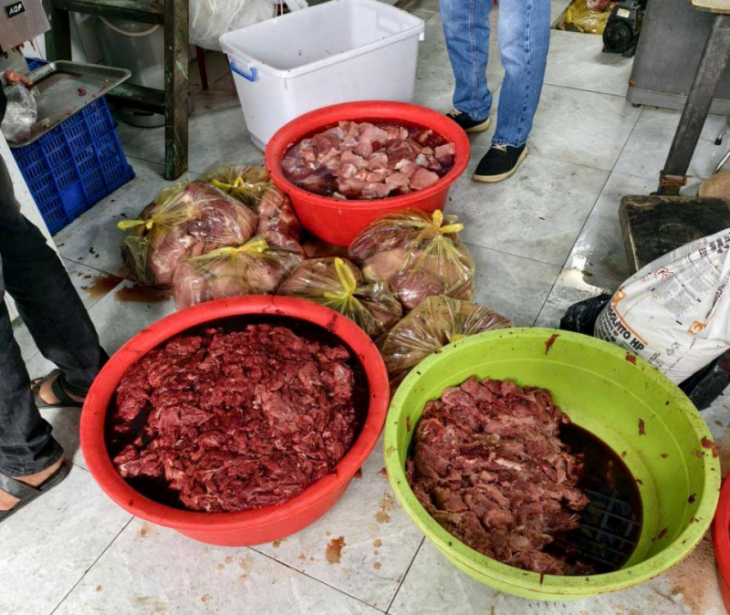 Phù phép thịt heo nái và hóa chất cấm thành thịt bò, thu lợi bất chính hơn 9 tỷ đồng -1