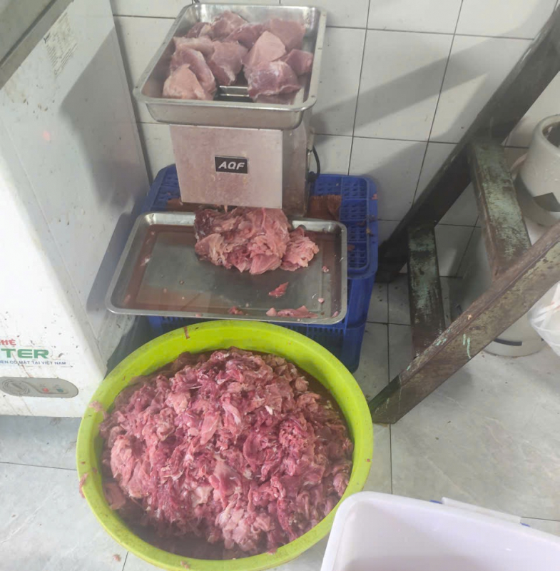 Phù phép thịt heo nái và hóa chất cấm thành thịt bò, thu lợi bất chính hơn 9 tỷ đồng -2