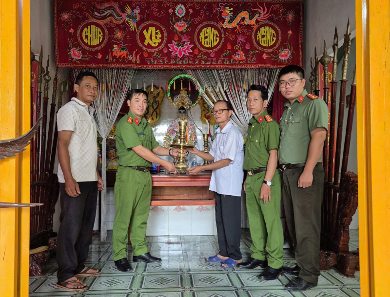 Bắt giữ đối tượng trộm cắp tài sản tại Miếu Bà Chúa Xứ Nguyên Nhung -2