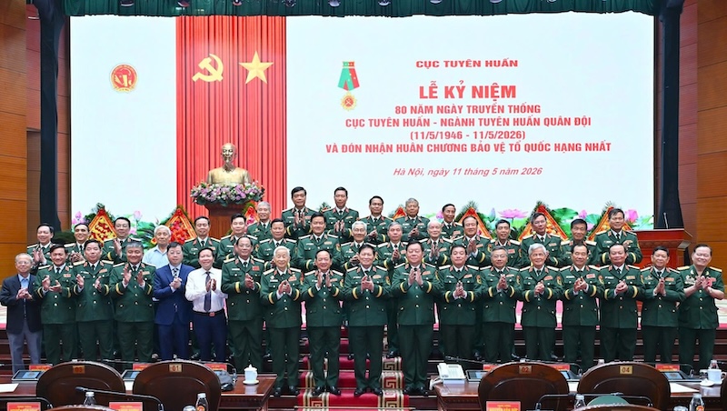 Cục Tuyên huấn đón nhận Huân chương Bảo vệ Tổ quốc hạng Nhất -0