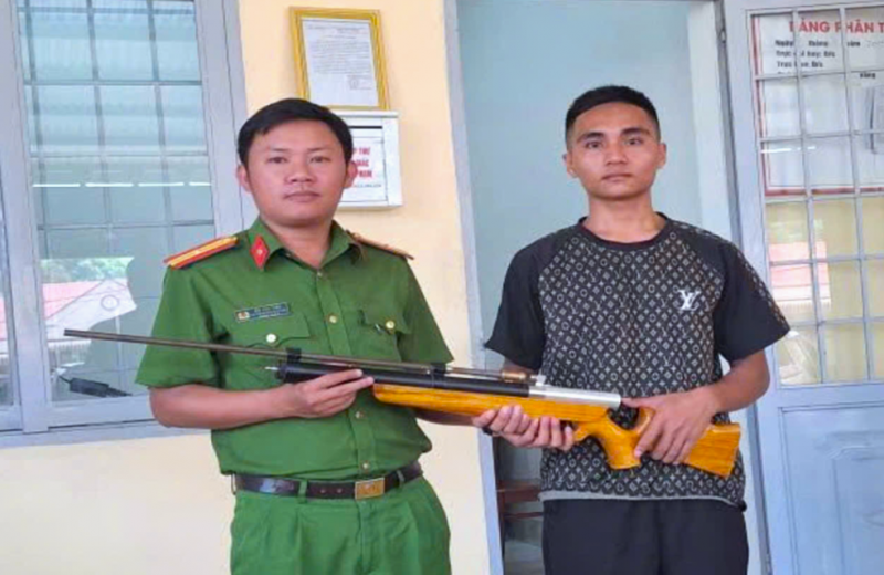 Thiết thực mô hình “Đổi quà lấy vũ khí, vật liệu nổ” -0