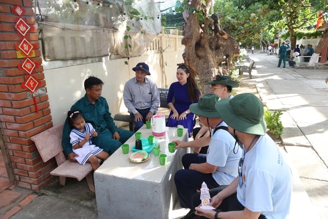 Sự cống hiến của y bác sĩ là nguồn nội lực mạnh mẽ để phát triển hệ thống y tế biển đảo -0