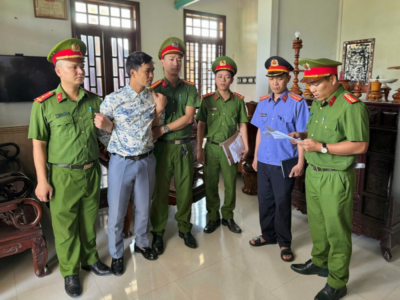 Bắt đối tượng liên tục đăng tải, livestream xúc phạm danh dự, uy tín của lãnh đạo và cơ quan chức năng -0