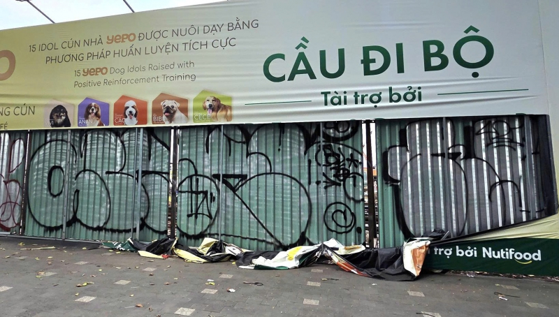 Bắt quả tang thanh niên cùng nhóm bạn ngoại quốc 